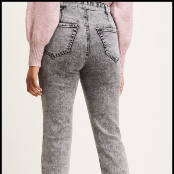 High Rise Acid Wash Belted Jeans - Picture 3 of 9